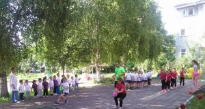 Спортен празник по случай Деня на детето се проведе в детска градина „Мечо пух“ с. Петко Славейков