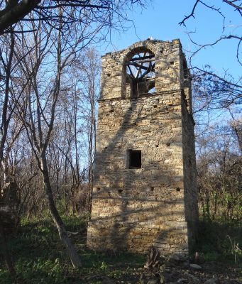 „Държавата е длъжник на Дебелцово и трябва да се извини на жителите му заради принудителното им изселване“. църквата в Дебелцово