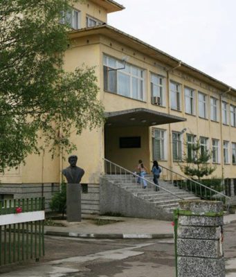 Търси да назначи учител с професионално направление „Полиграфия“